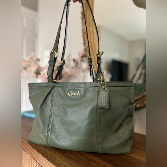 Coach Olive Green Leather Tote | Large Zip Top Shoulder Bag - Picture 2 of 16